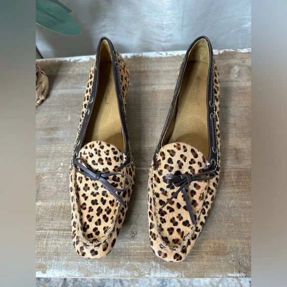 Eddie Bauer leopard print faux fur kitten heel leather pointy toed shoes w bow - Picture 6 of 15